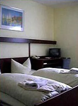 Einfelder Hof Garni Guest house