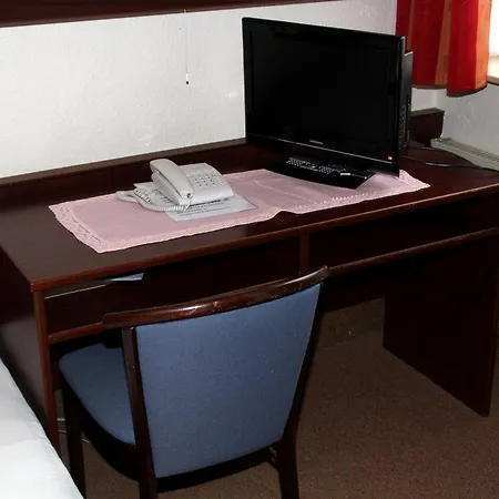 Einfelder Hof Garni 3*