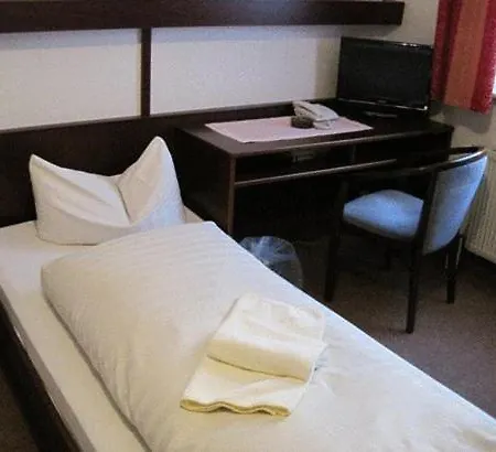 Einfelder Hof Garni Guest house Neumuenster