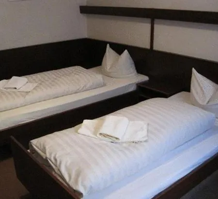 Guest house Einfelder Hof Garni 3*