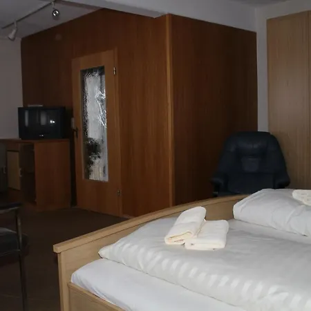 Einfelder Hof Garni Guest house Neumuenster