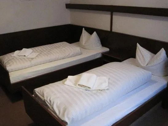 Penzion Einfelder Hof Garni 3*